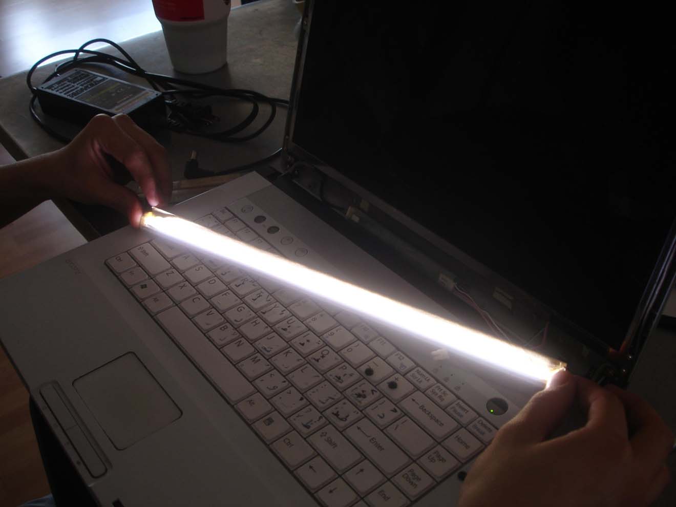 Замена и ремонт подсветки экрана ноутбука в Красном Селе